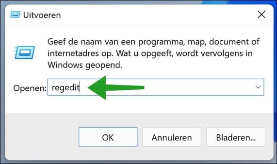 regedit openen