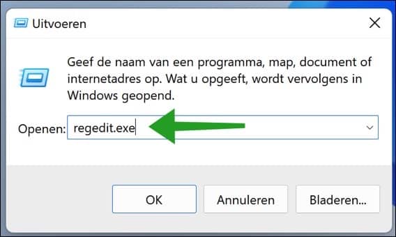 regedit openen