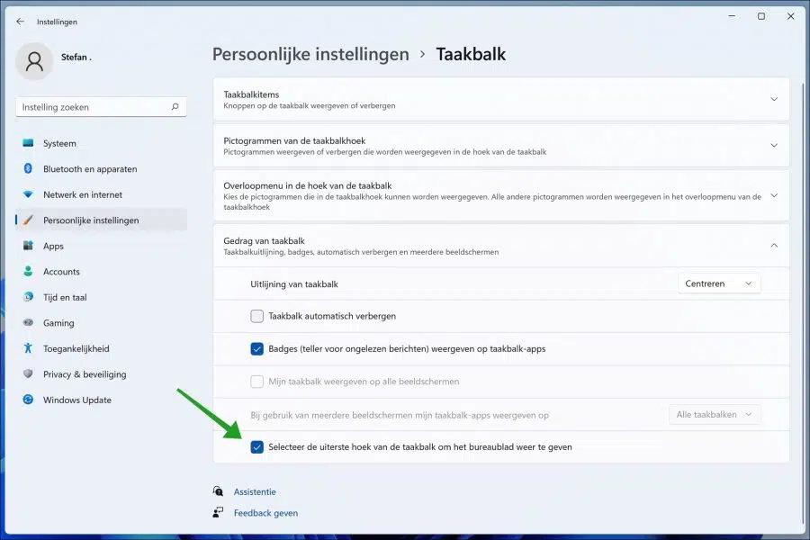Selecteer de uiterste hoek van de taakbalk om het bureaublad weer te geven