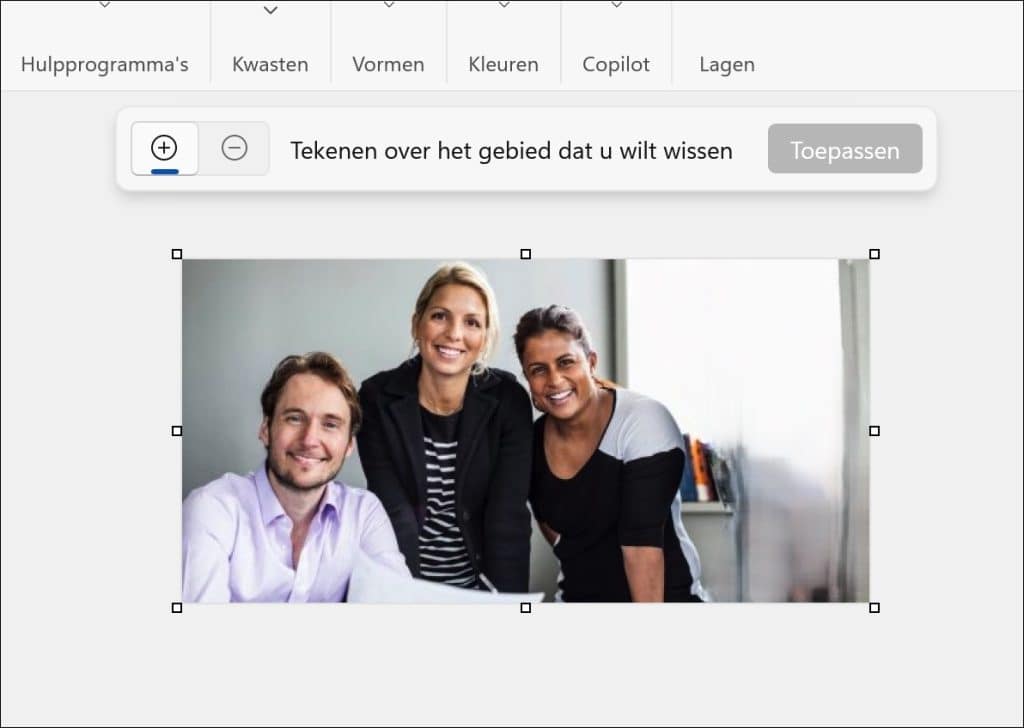 Objecten verwijderen uit foto's met Paint in Windows 11